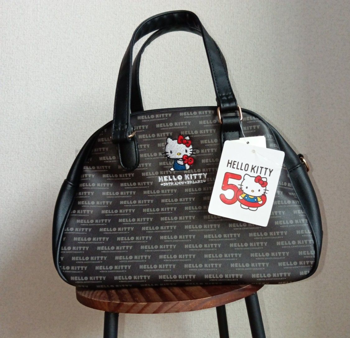 【新品】ハローキティ　 50周年記念　ミニ　ボストンバック　ショルダーバッグ　黒　ブラック KITTY SANRIO