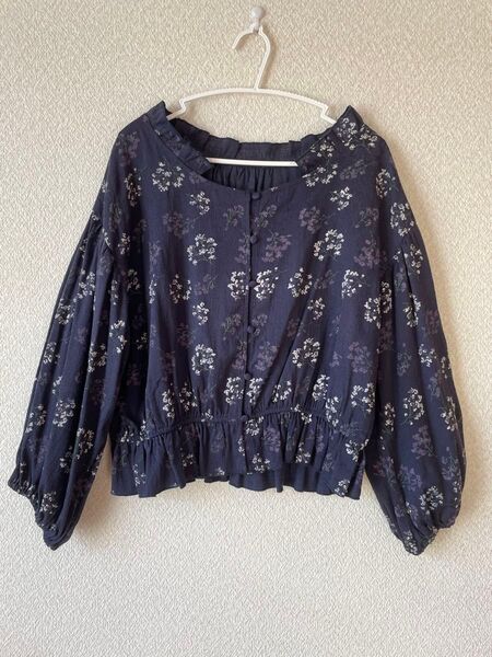 KBF 花柄ブラウス 前開き アーバンリサーチ 七分袖 ギャザー