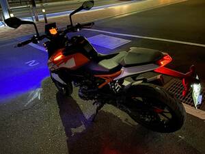 ■KTM 125 250 390 DUKE オリジナル デザイン ダクトフィン・フラッシュ【即納】【3Ｄプリント製品】