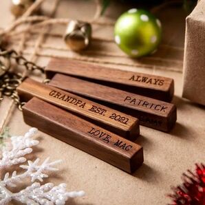 メンズ レディース 木製 カスタム キーホルダー 片面彫刻 ギフト プレゼント513454