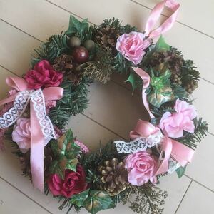 クリスマス リース ピンク 手作り レース リボン 松ぼっくり バラ 薔薇