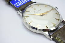 ☆☆☆1958年製　SEIKO（SEIKOSHA）　Laurel SEIKO　 Sマーク　１７石　手巻紳士腕時計　お洒落逸品_画像8