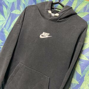 NIKE ナイキ パーカー センターロゴ 黒 スウッシュ スオッシュ S