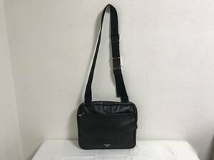 Красивая Prada Prada Prada Подличная кожа All Leather Buds Budy Body Back Men's Ladies Black Travel Travel