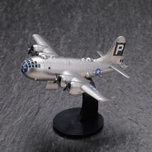 ＜新品＞　海洋堂　ワールドウィングスデフォルメ３ 超空の要塞編 月光vsB-29　B-29（爆撃）テールコード「P」_画像2