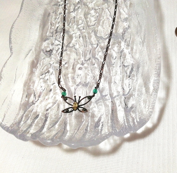 蝶ワイヤーネックレス首飾りペンダントチョーカー/ジュエリー宝飾インテリア Butterfly wire necklace pendant choker/jewelry accessories