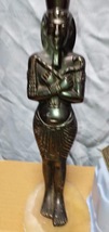 ＜珍＞古代エジプト　ラムセス2世 偉大なるファラオの像（ブロン・土台大理石）とピラミド　_画像2