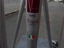 イタリア製 大型 二段三脚 TRIPOD おまけジッツオ3ウェイ雲台付_画像2