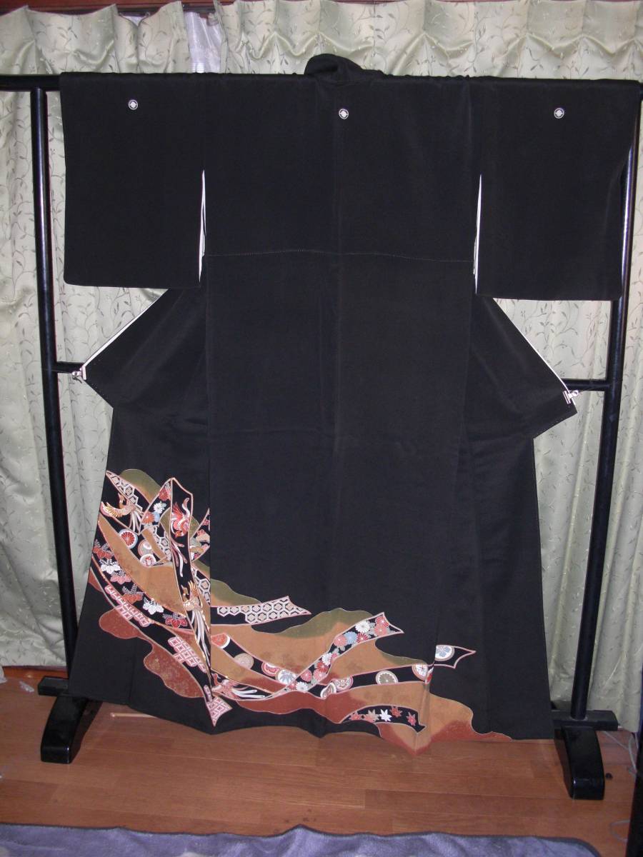Formeller Kimono aus reiner Seide, formeller Kimono mit Kreis- und Matsutomo-Rautenmuster mit fünf Wappen, formeller Kimono mit Hiyoku, formeller Kimono für Hochzeiten, Besuche des Shichigosan-Schreins, formeller Kimono mit handgefärbtem und handgesticktem Muster, Mode, Damen-Kimono, Kimono, Tomesode
