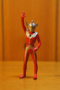  фигурка gashapon HG Ultraman Taro 