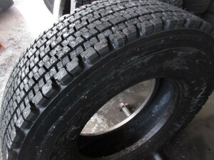 T1263■1本のみ! 未使用品 再生タイヤ スタッドレス 295/80R22.5 153/150J ブリヂストン BS W900 冬 295/80/22.5 バス トラック リトレッド