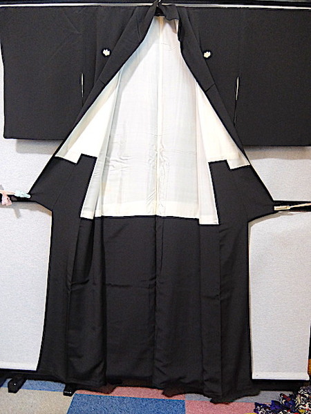 重③53612)黒喪服と袷長襦袢 着物身丈152 裄63,5 袖丈50 袖巾32,5 前巾26,5 後巾31