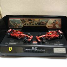 超激レア希少モデル！HOT WHEELS Racing！FERRARI 2007 CONSTRUCTOR's CHAMPIONS F2007！ライコネン・マッサ！タバコ仕様！限定品モデル！_画像3