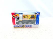 ☆新品未開封品 非売品 イエローハット ドライブタウン トミカ プルバックカー ミニカー トラック マルカ株式会社 ステッカーのおまけ付き_画像1