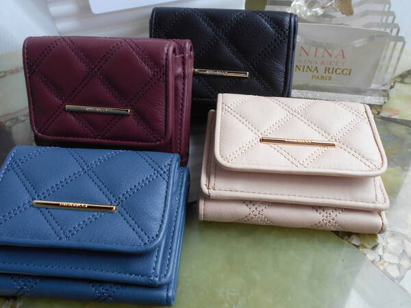 新品値札付★NINA RICCI 牛革ルクソールパース 箱入 送料込★ボルドー 色 コンパクト型 三つ折り財布★ ニナリッチ ソフトリアルレザー