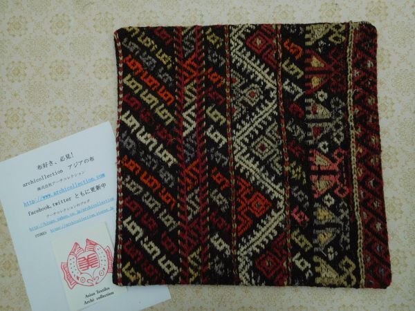 オールドキリムold kilim cushion cover クッションカバー④no. 77ウールwool 大体 40x40cm位 手織紡ぎ handmade ハンドメイド, クッション, 一般, 正方形