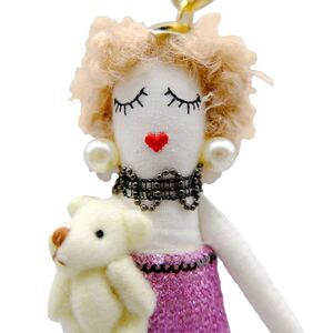 可愛い 人形 キーホルダー バッグチャーム ピンク QM080