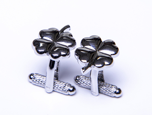 ◆カフスボタン ONYX-ART LONDON CK1103 FOUR LEAF CLOVER CUFFLINCS 美しくシルバー願い事がかないます四つ葉のクローバー・・♬～