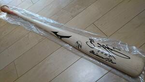  Hiroshima Toyo Carp 7.. sho futoshi bat with autograph actual use common carp. Prince carp. ..4 number strike person!!