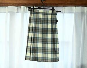 c0066 Britain Scotland quilt pattern pleated skirt navy & white tartan check LOCHCARRON of SCOTLAND