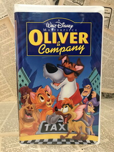 *USA version / Oliver / New York . cat thing .../VHS tape / videotape prompt decision Vintage / Disney Home video / movie *