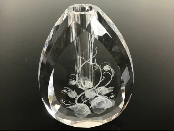 【未使用】ガラス クリスタル 一輪挿し 置物 インテリア 花瓶 キラキラ エッチング加工
