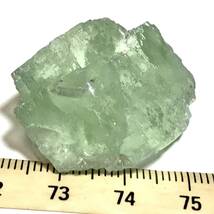 薄緑色の階段状蛍石・23g（中国産鉱物標本）_画像4
