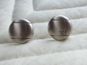 * free shipping * Chanel CHANEL* mat silver deformation type round shape earrings (USED* with defect )*
