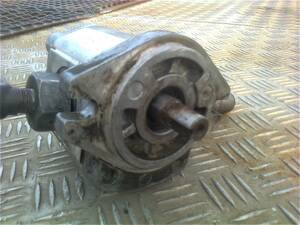  island Tsu shimadzu oil pressure pump gear gear PTO pump 20-27L484 069-2014 key Maeda crane paker rubbish .Hydraulic pump