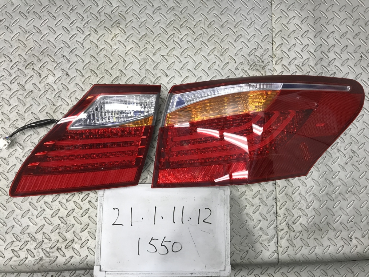 美品 中期 Ls460 ls600h 外側 左 テールランプ 助手席側 koito 50-117