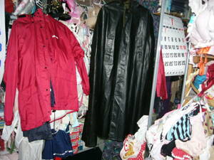  black mantle rubber discount?. feather raincoat antique Showa era 18 year 6 month second next world large war middle. thing police . etc. . with a hood . shoulder from height is 112cm 2 number LL size 