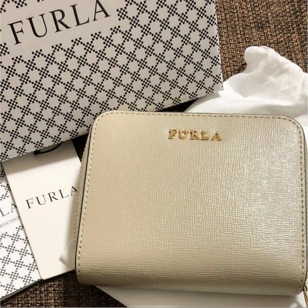 FURLA 折り財布