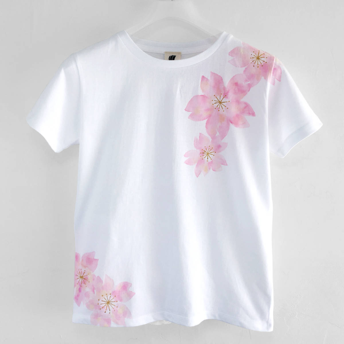 舞桜柄Tシャツ 桜色 レディースMサイズ 手描きで描いた桜柄Tシャツ 夏 G-M, Mサイズ, 丸首, 柄もの