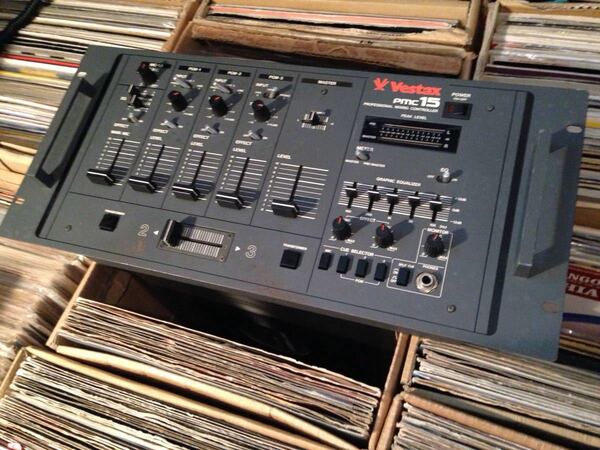 ベスタクスVestax PMC15初期型グレーボディ1990年代 ビンテージミキサー中古可動品