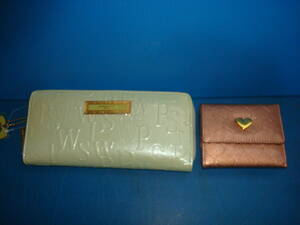 Pinky-Wolman 　長財布（カラー；パステルグリーン）とメナード財布　2点