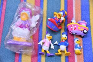  Donald Duck daisy Duck boat figure doll sofvi savings box etc. together 