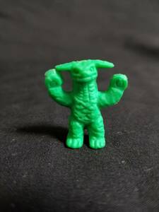 Исправление персонажа № 15 Ultraman Monster Eraser Rubber Gango Green