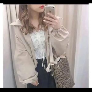 マウンテンパーカー ベージュ