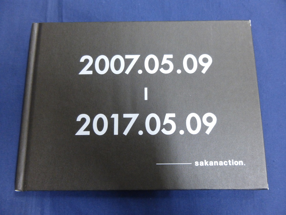 Sakanaction 粉丝俱乐部限定高级书籍(非卖品)2007-2017 现场巡演写真集 / 宣传册 / 小册子 / sakanaction。, 音乐, 纪念品, 纪念品, 其他的
