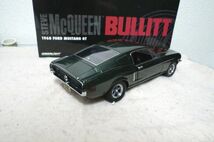 GREEN LIGHT フォードマスタング GT 1968 STEVE MCQUEEN 1/18 ミニカー_画像4