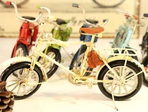 ノスタルジックデコ バイシクル ミニチュア 自転車 雑貨 自転車模型 レトロ 置物 オブジェ インテリア小物 オーナメント 店舗用 ホワイト_画像2