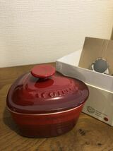 未使用 LE CREUSET ルクルーゼ 蓋付き ハート型 ラムカン・ダムール チェリーレッド 陶器 オーブンウェア ル・クルーゼ ハート レッド_画像2