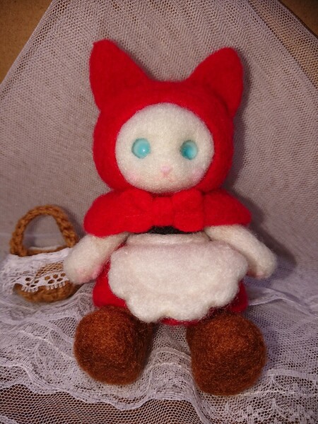 羊毛フェルト【赤ずきんにゃんこ】