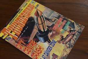B0268 「THUNDERBIRDS THE COMIC」 サンダーバード　 古本　雑誌 マガジン　英国　特撮　テレビ番組　模型　ロケット
