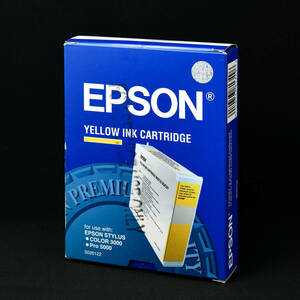 【新品】エプソン/EPSON インクカートリッジ イエロー MJIC9Y/S020122 （MJ-8000C/PM-5000C/COLOR 3000/Pro 5000用）推奨使用期限 2005.10