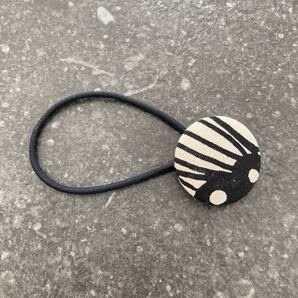 くるみボタン ハンドメイド ヘアゴム 白黒 モノトーン 北欧 2