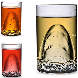◆1円スタート◆サメ 二重壁ガラスカップ 350ミリリットル ビール ウォッカ ウイスキーショットガラス マグ AT6780の画像3