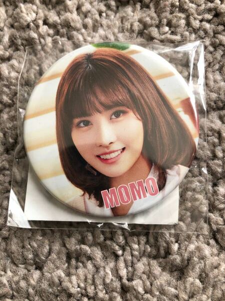 TWICE MOMO 缶バッジ