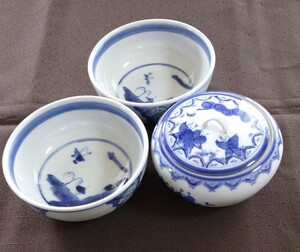 小鉢×2 蓋付き小鉢×1