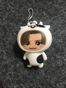  three generation JSB Iwata Gou . cow figure key holder 